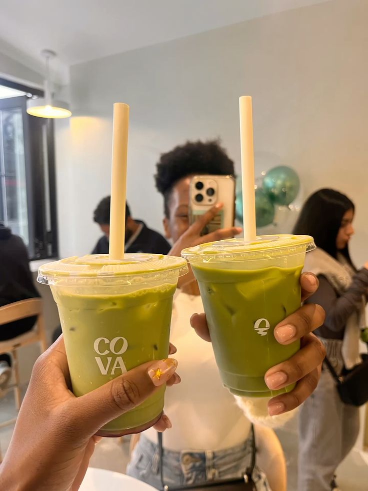 Cova Montenapoleone: Elegansi Abadi di Jantung Mode Milan